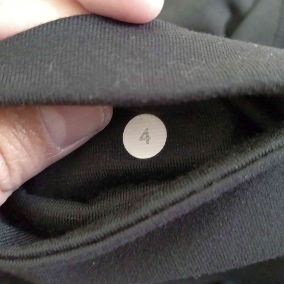 LULULEMON WORKOUT LEGGINGS - Picture 6 of 8
